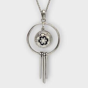 Geometric Floral Pendant Silver Necklace – Modern Boho Layered Style